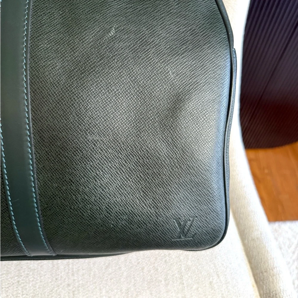 Authentic LOUIS VUITTON Taiga Kendall PM Episea green leather travel bag unisex